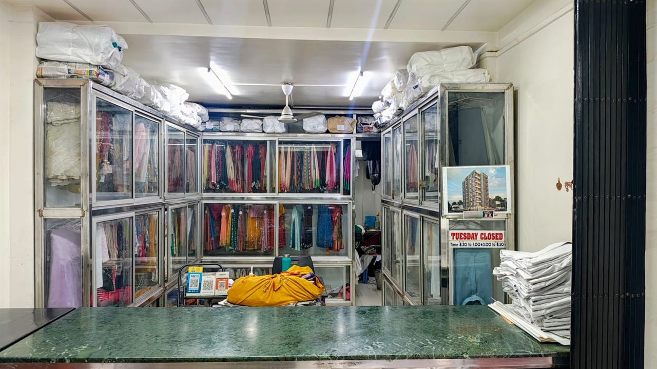 Premium Laundry & Dry Cleaning Service